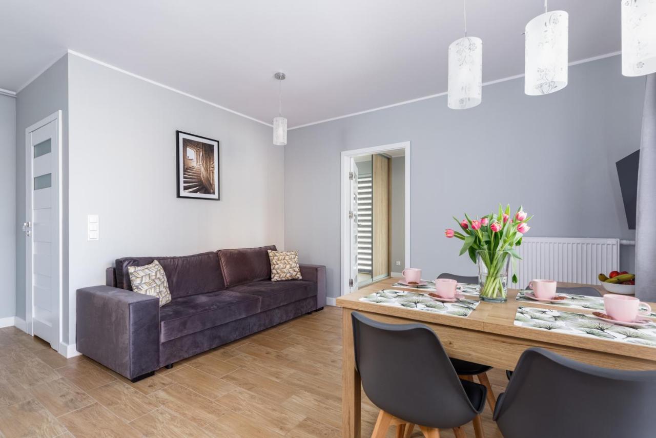 With Parking 500 M From The Sea By Renters *