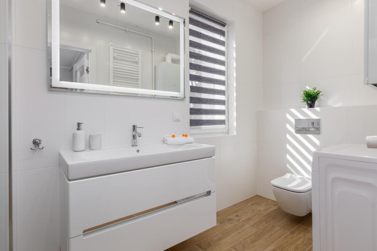 With Parking 500 M From The Sea By Renters *