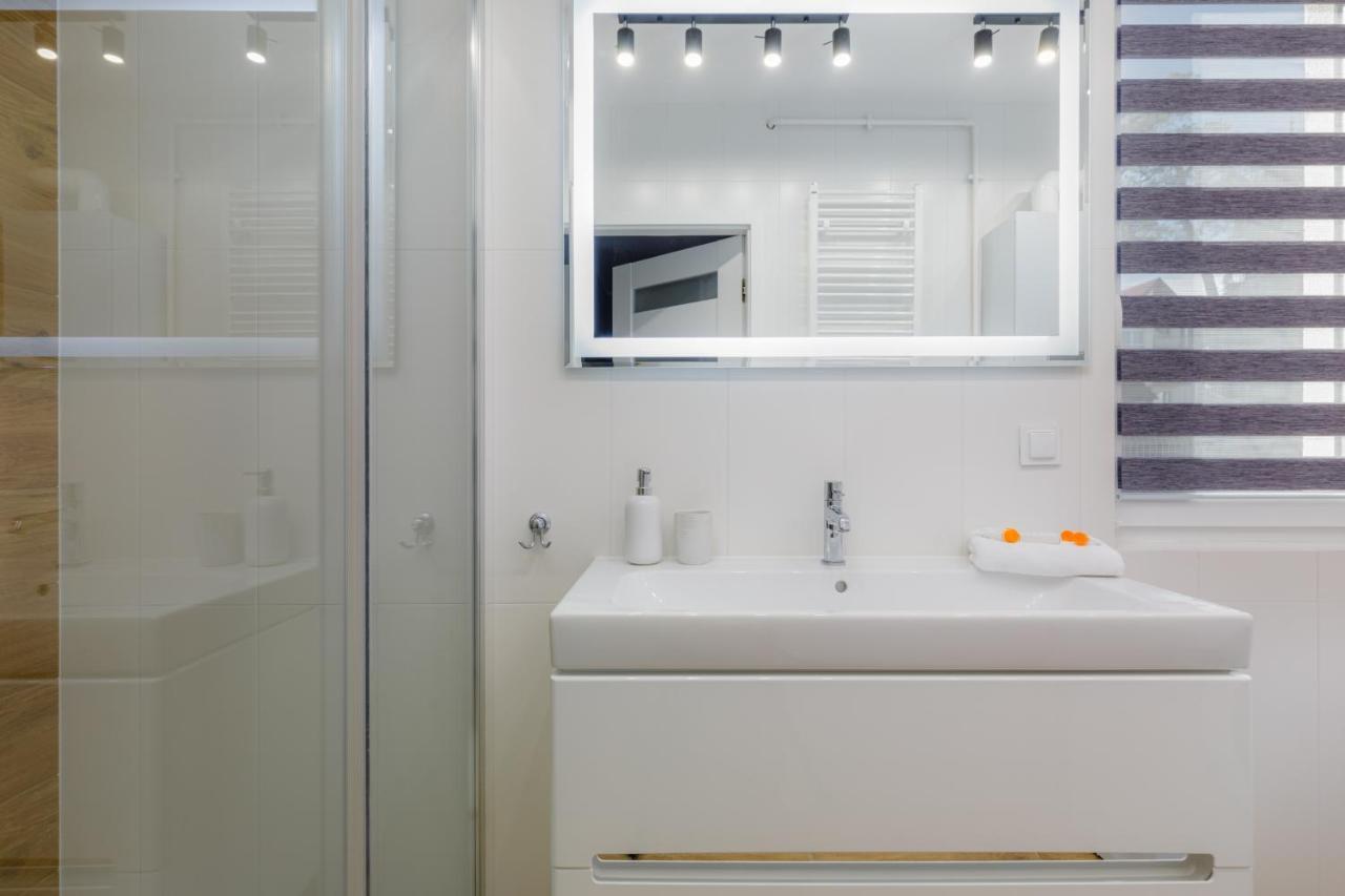 Apartment With Parking 500 M From The Sea By Renters